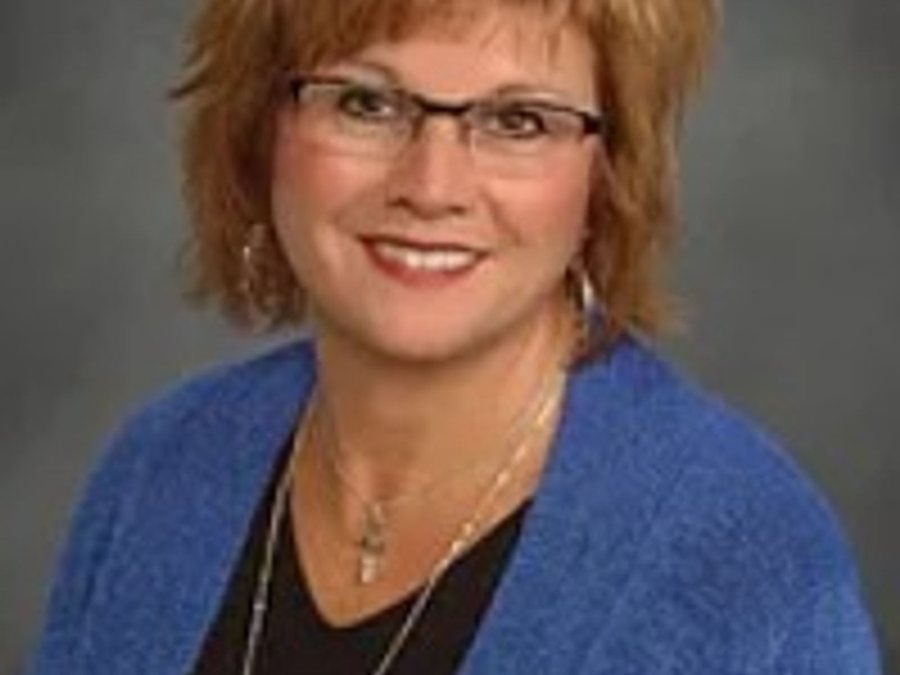 Portrait of Cathy Reeves, co-founder of Kelly's Grief Center.