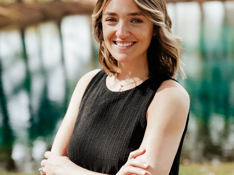 Portrait of Lindsey Conway, LPCC, MFT.
